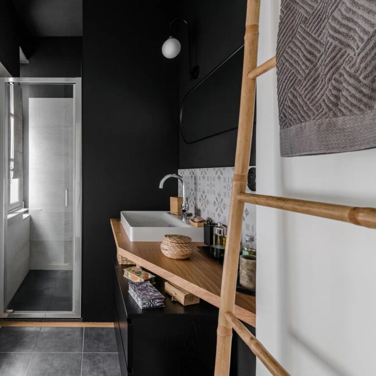 Meuble de salle de bain sur mesure en bois