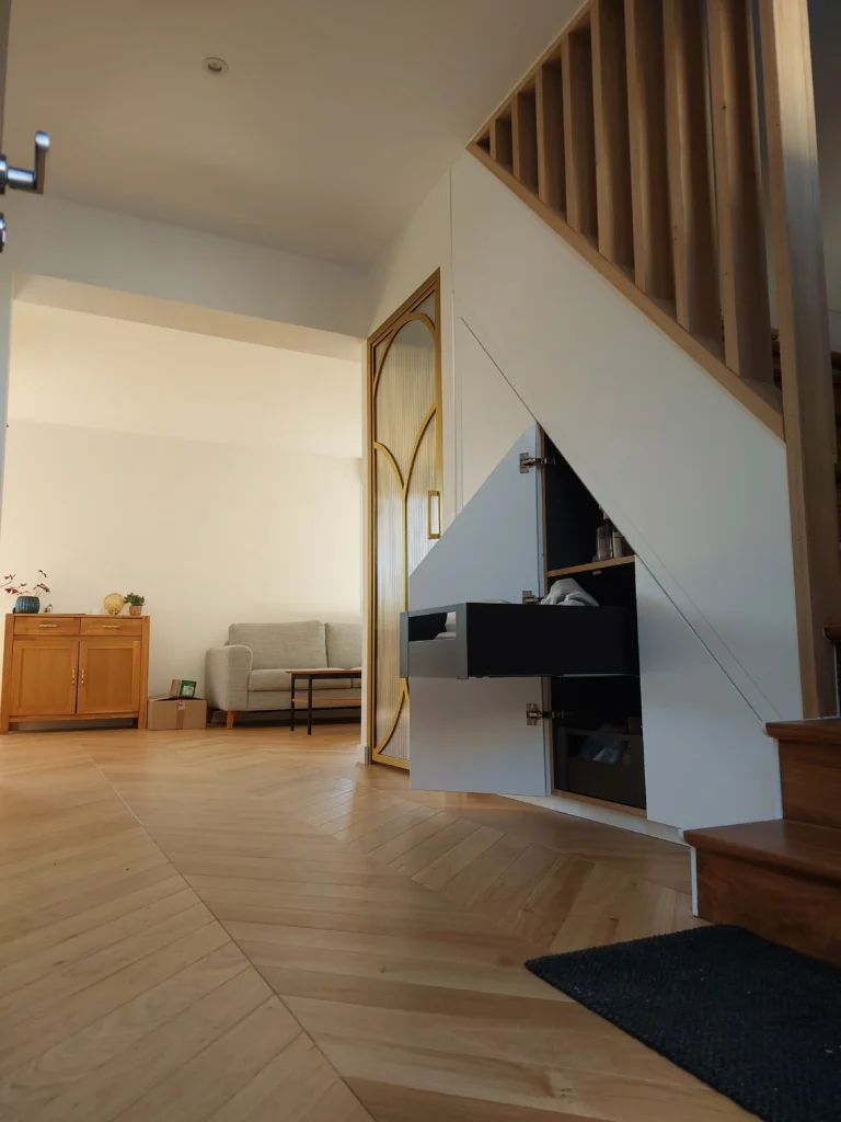 placard sous escalier